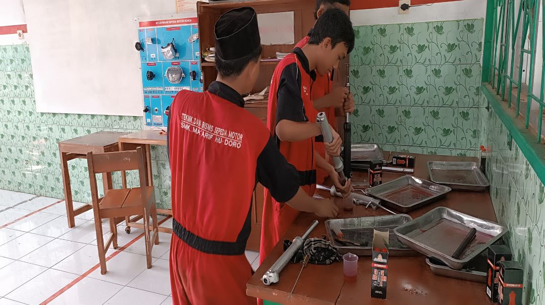 foto kepala sekolah